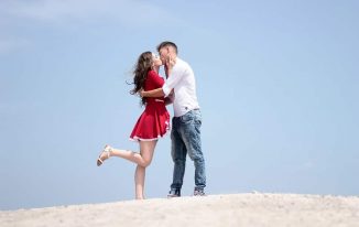 2019 चुंबन दिवस Kiss Day Celebration Best Wallpapers