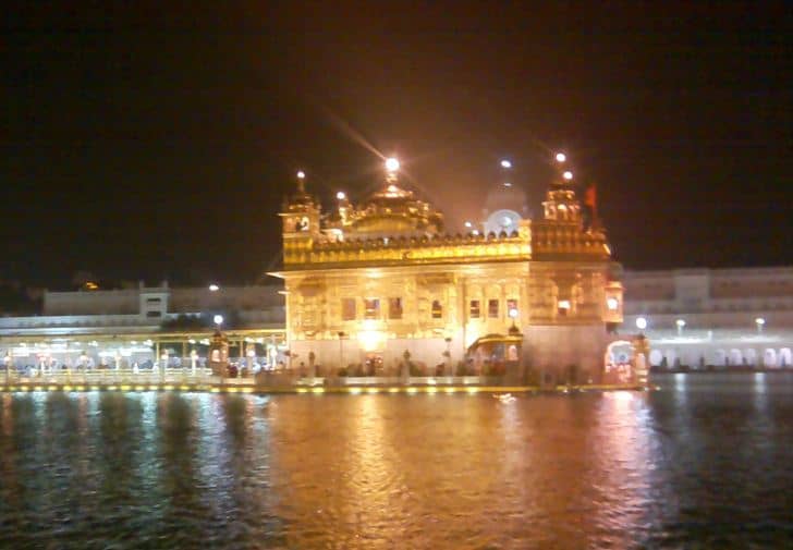 हरमंदिर साहिब / स्वर्ण मंदिर - रात्रि का समय