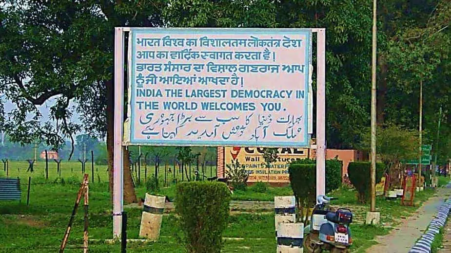 भारत में लोकतंत्र पर निबंध Essay on Democracy in India Hindi