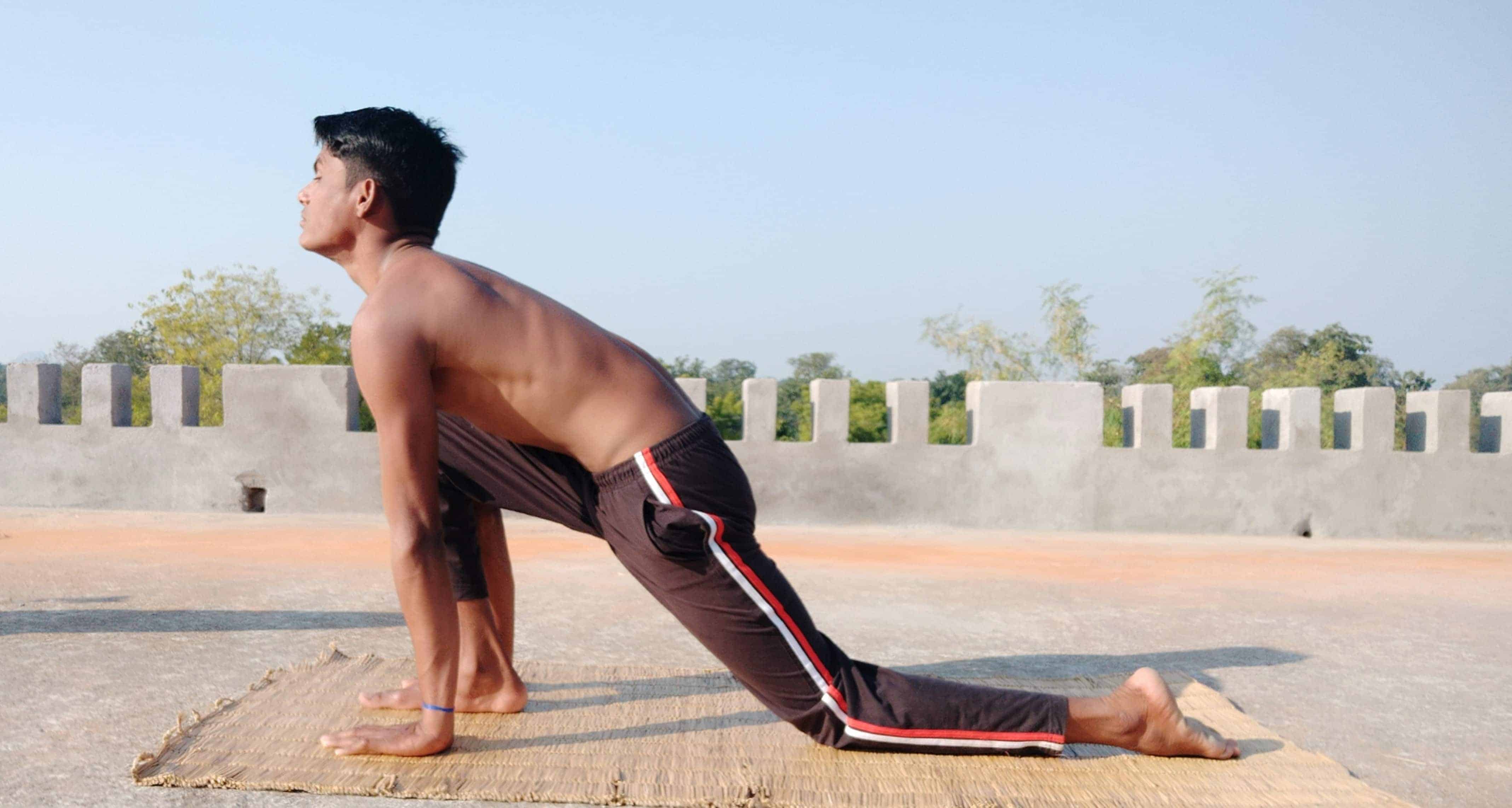 सूर्य नमस्कार, फायदा और कैसे करे? Surya Namaskar Benefits and Steps in Hindi