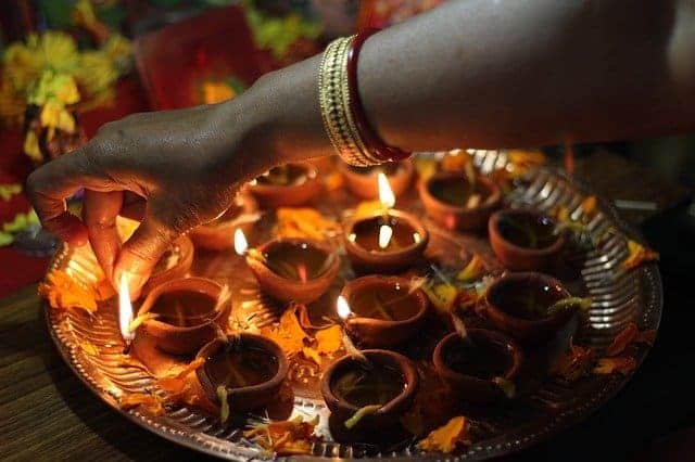 दिवाली पर 10 लाइन (वाक्य) 10 Lines on Diwali in Hindi