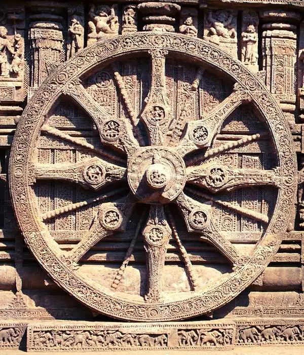 konark sun temple one of the wheel of ratha sundials